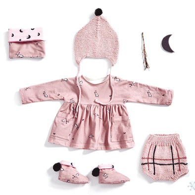 CARTAMODELLO BEBE' VESTITO + SCALDACOLLO + STIVALETTI + TRICOT: CAPPELLO E MUTANDINA